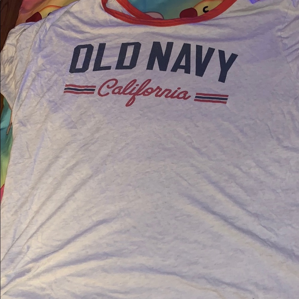 Old navy t-shirt